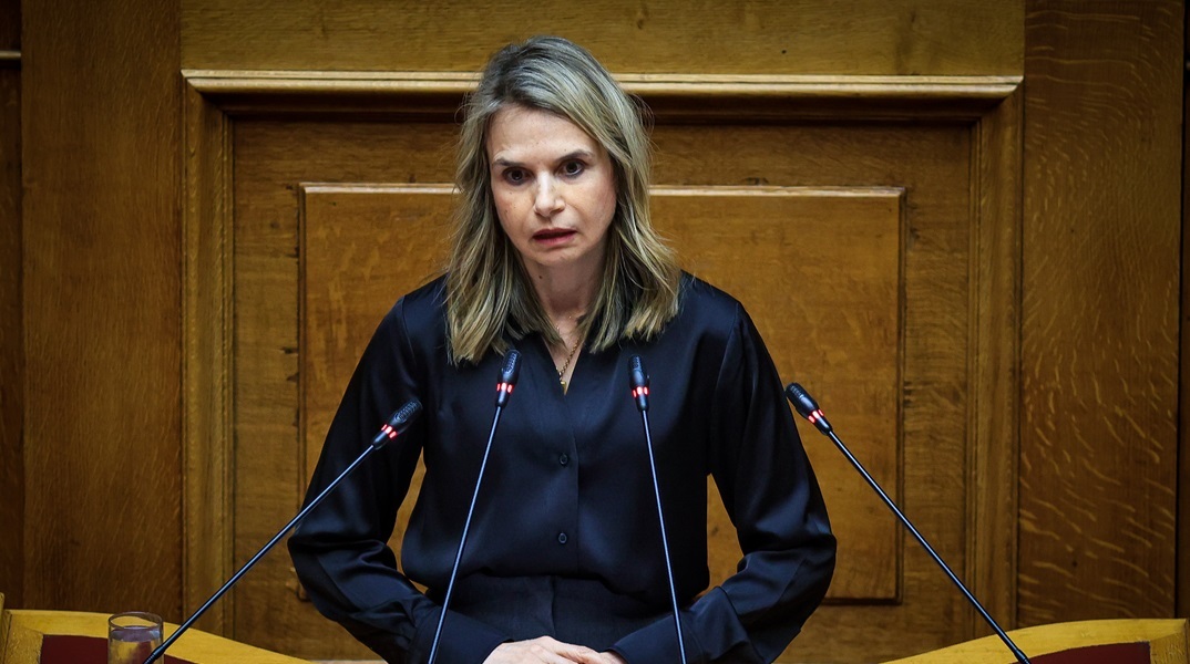 Μιλένα Αποστολάκη: Κατά συρροή και κατ΄εξακολούθηση παραβίαση του κράτους δικαίου