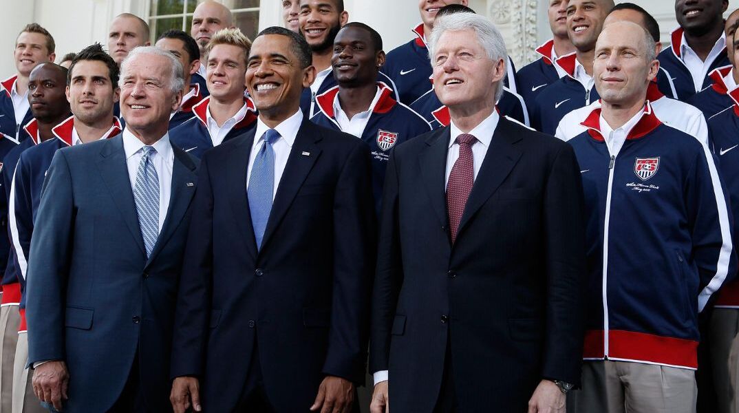 Μπάιντεν: Κοινή εμφάνιση με τους Κλίντον και Ομπάμα