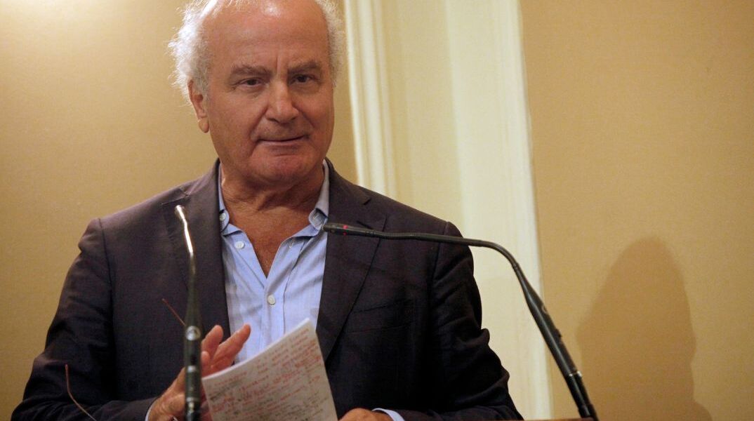 Πέθανε το ιστορικό στέλεχος του ΠΑΣΟΚ Μιχάλης Χαραλαμπίδης 