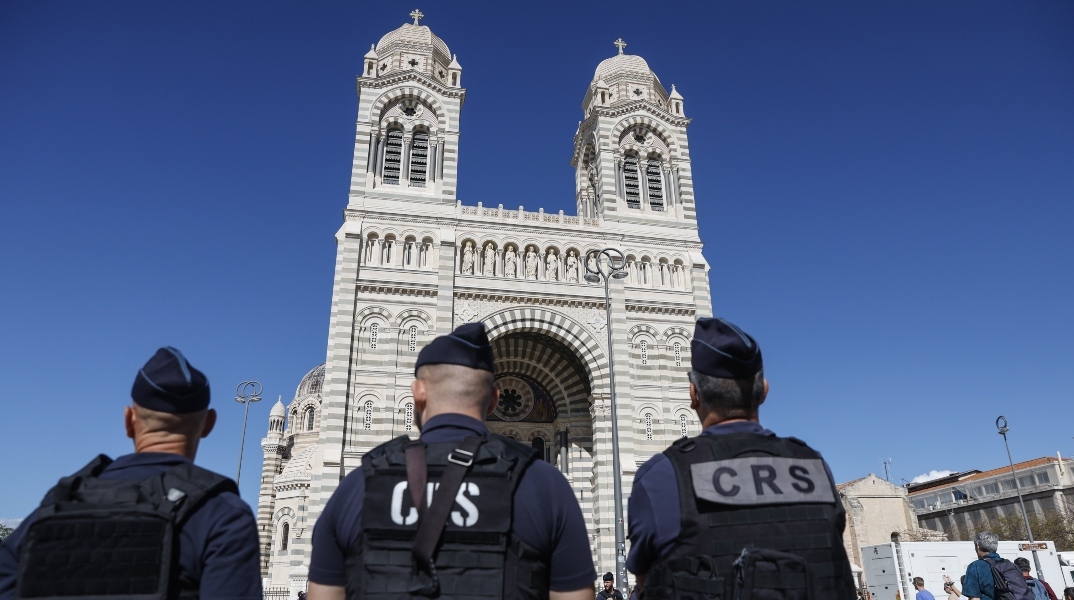 Γαλλία: Αστυνομικές δυνάμεις μπροστά από κάθε εκκλησία για το Πάσχα