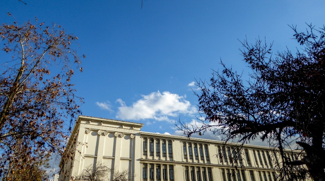 Γενικά αίθριος θα είναι ο καιρός σήμερα Σάββατο με αραιές νεφώσεις κατά περιόδους