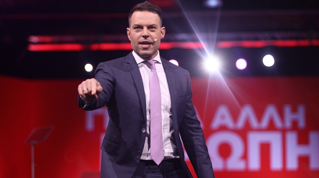 Κασσελάκης προς Μητσοτάκη: Αν δεν έχετε τίποτα να κρύψετε, στείλτε τον Κώστα Καραμανλή στη Δικαιοσύνη