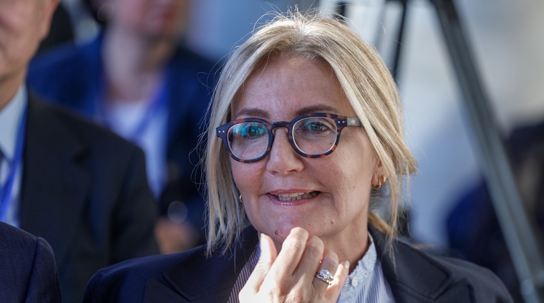 Η Μαρέβα Γκραμπόφσκι-Μητσοτάκη προσφεύγει στη δικαιοσύνη κατά της Έλενας Ακρίτα 