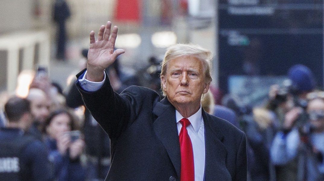 Ο δικαστής επέβαλε και πάλι πρόστιμο στον πρώην πρόεδρο, προειδοποιεί για φυλάκισή του