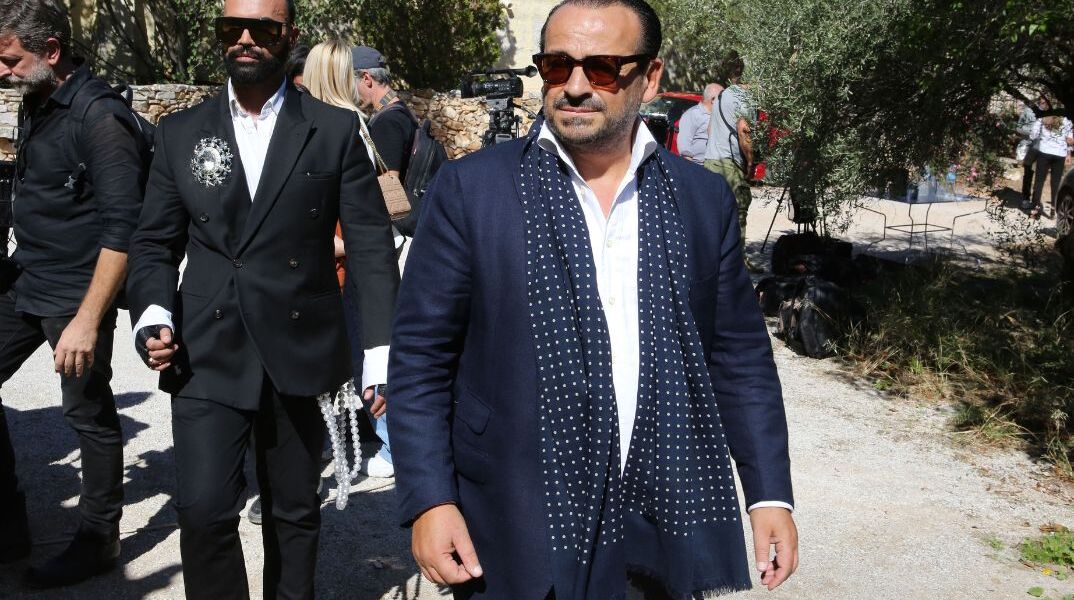 Καταστράφηκε το βεστιάριο του Βασίλη Ζούλια: «Κάηκε δουλειά 15 ετών»