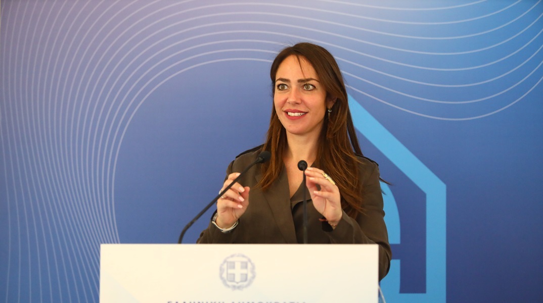 Δόμνα Μιχαηλίδου: Η κυβέρνηση βρίσκεται έμπρακτα δίπλα στον εργαζόμενο