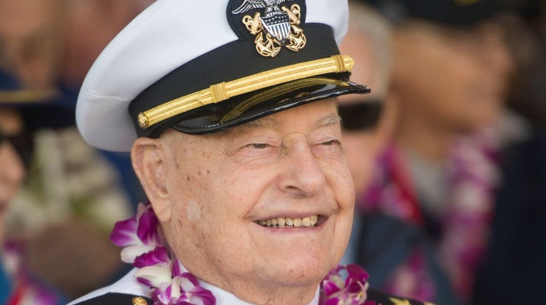 Πέθανε στα 102 του χρόνια ο τελευταίος επιζών αμερικανικού πολεμικού πλοίου από το Περλ Χάρμπορ