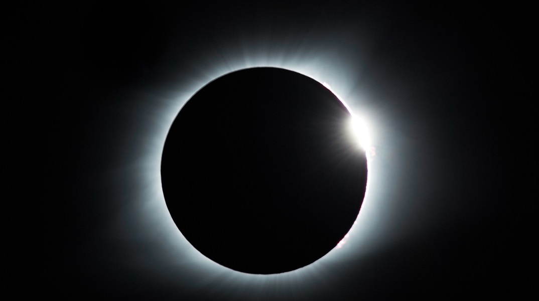 «Αν δεις μία, θες να τις δεις όλες» - Ο άνθρωπος 105 ετών που θα δει την 13η του ολική έκλειψη ηλίου