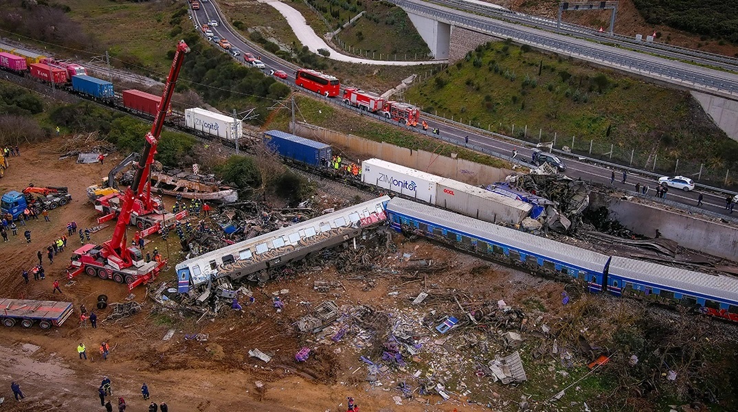Τέμπη: Ο ανακριτής έκανε αυτό που έπρεπε, λέει η κυβέρνηση για το ηχητικό υλικό