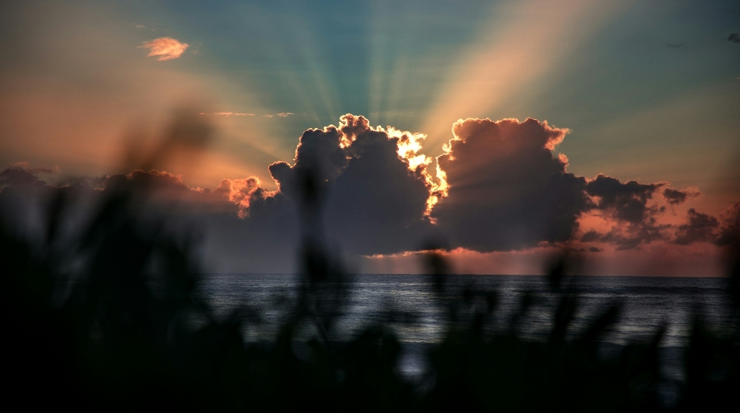 Γενικά αίθριος θα είναι ο καιρός αύριο Παρασκευή με πιθανότητα τοπικών βροχών 