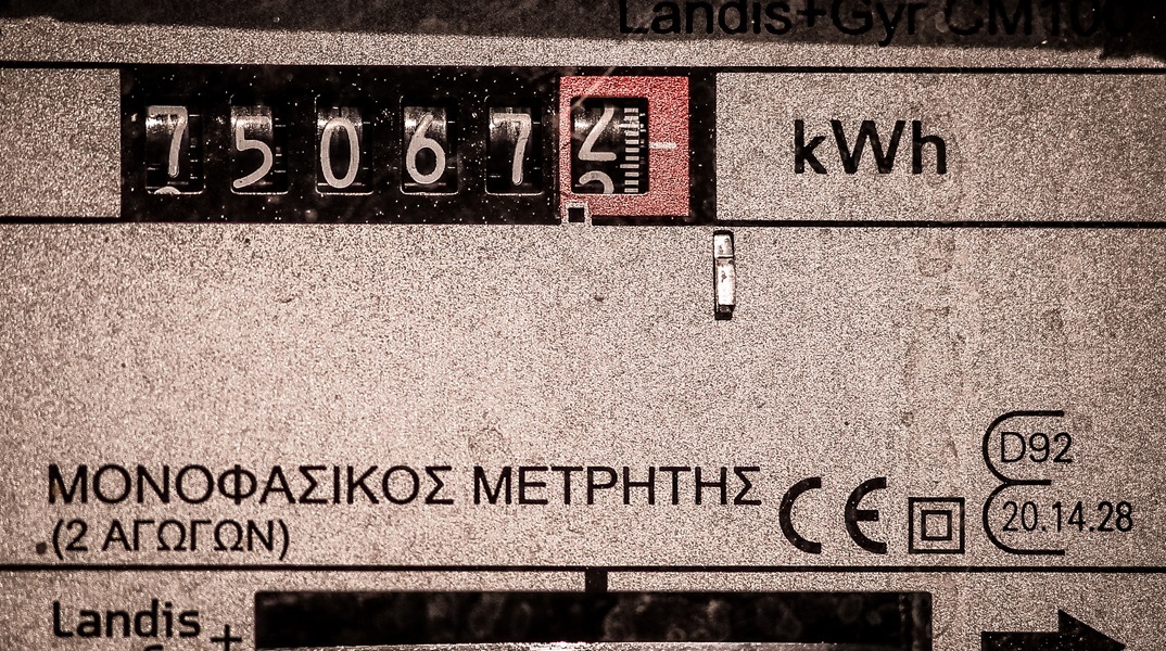 Το μισό δις αγγίζουν οι ρευματοκλοπές - Πώς επηρεάζεται ο καταναλωτής για να καλυφθούν οι απώλειες