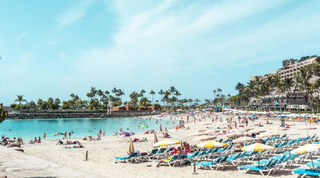 Κάτοικοι της Τενερίφης απειλούν με απεργία πείνας λόγω υπερτουρισμού 