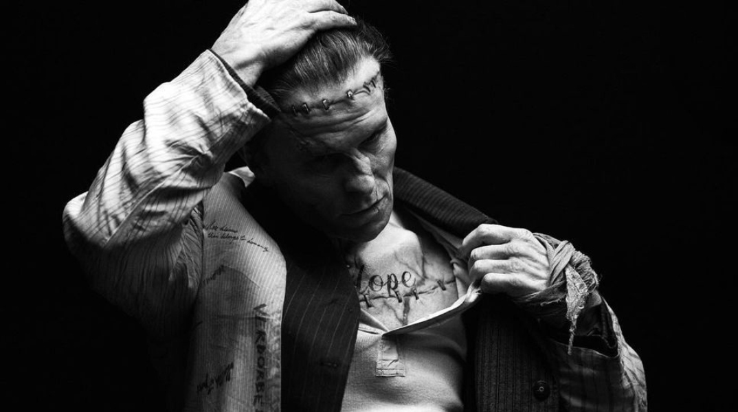 Το «The Bride» διαδραματίζεται στο Σικάγο της δεκαετίας του 1930