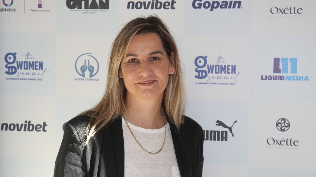 Κεφάλα για Μπεκατώρου: Προσβάλλεις χιλιάδες γυναίκες που στηρίζονται στη γραμμή SOS  