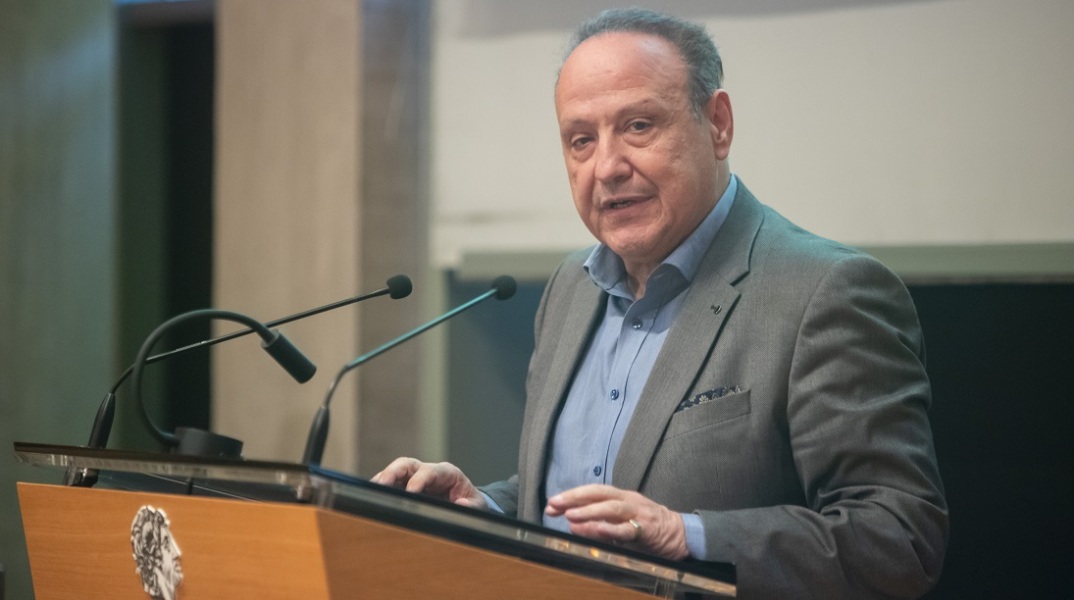 Στέλιος Αγγελούδης: Το τέλος του νυχτερινού ημιμαραθωνίου προανήγγειλε ο δήμαρχος Θεσσαλονίκης με ανάρτησή του - Θέτει ζήτημα οικονομικής διαφάνειας. 