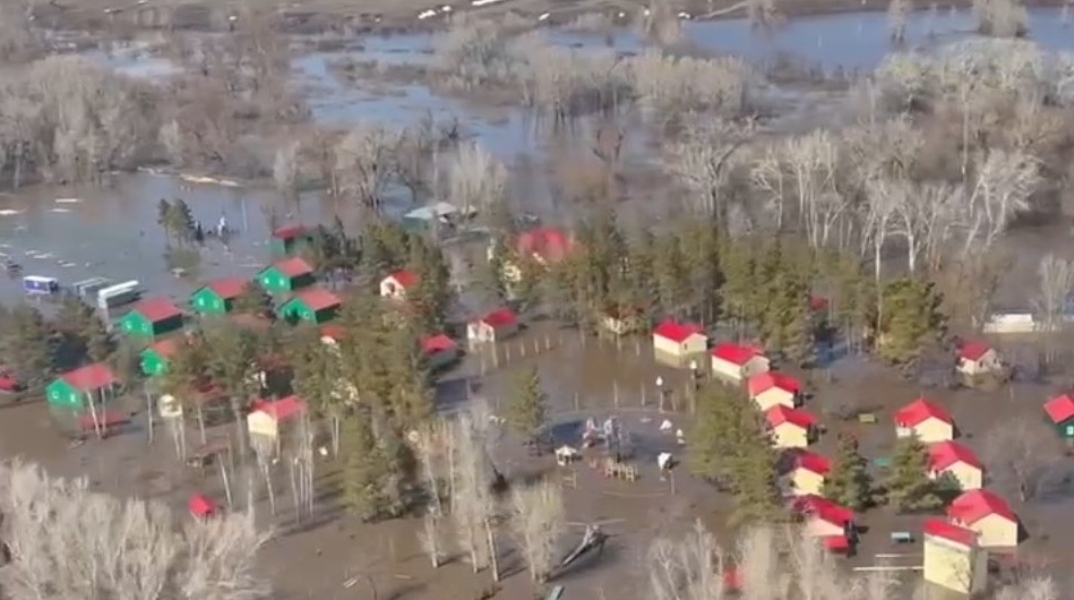 Ρωσία: Φράγμα έσπασε στην πόλη Ορσκ και είναι σε εξέλιξη η εκκένωση της περιοχής (2)	