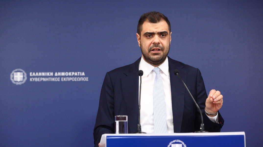 Ο Κυβερνητικός Εκπρόσωπος Παύλος Μαρινάκης μιλάει σε συνέντευξη τύπου
