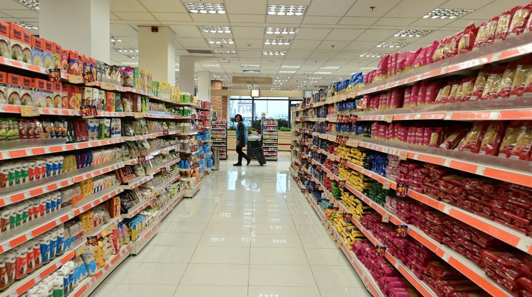 Ο διάδρομος σούπερ μάρκετ. Το υπουργείο Ανάπτυξης βλέπει μείωση τιμών σε ορισμένα προϊόντα