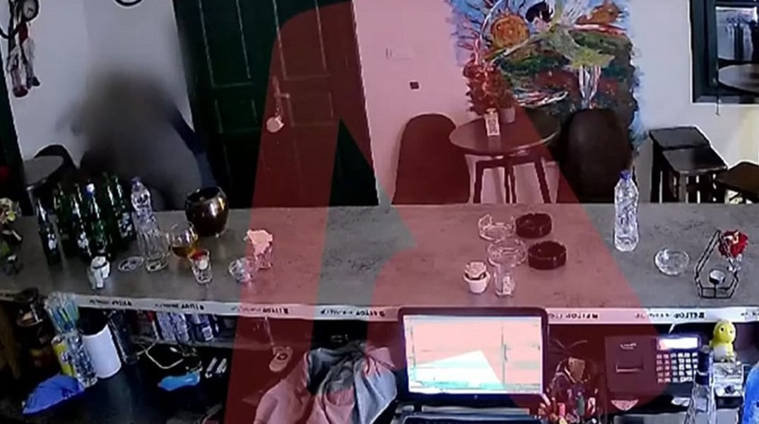 Καρέ - καρέ οι προσπάθειες της 32χρονης στη Σύμη να ξεφύγει από τον 30χρονο