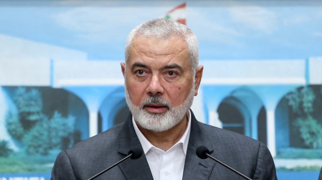 Ο Ισμαήλ Χανίγια, ηγέτης της Χαμάς μιλάει στο βήμα σε συνέντευξη τύπου