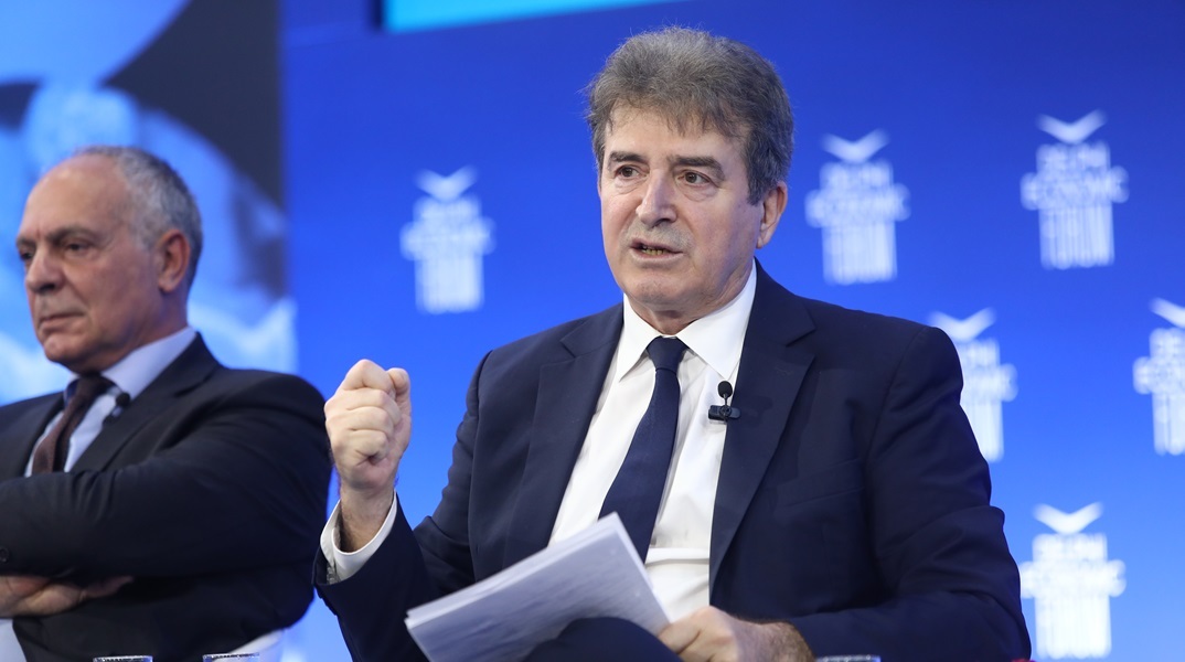 Ο υπουργός Προστασίας του Πολίτη Μιχάλης Χρυσοχοΐδης στο Οικονομικό Φόρουμ των Δελφών