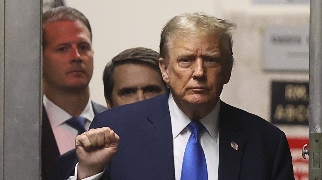 Ο πρώην πρόεδρος των ΗΠΑ, Ντόναλντ Τραμπ στην πολύκροτη δίκη