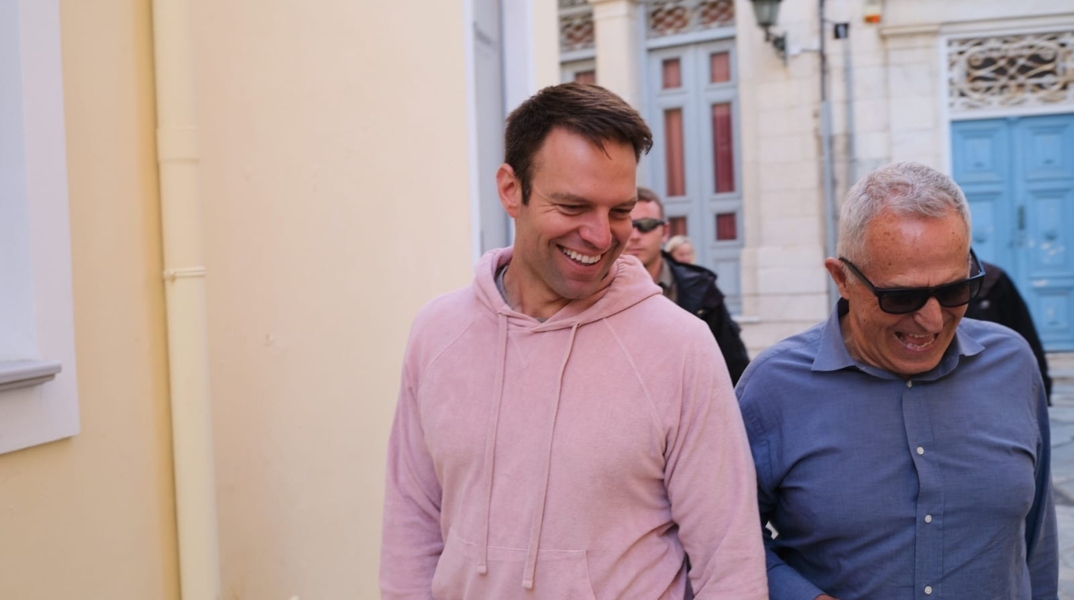 O Στέφανος Κασσελάκης με τον Ευάγγελο Αποστολάκη 