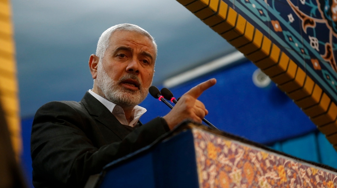 Ο ηγέτης της Χαμάς, Ισμαήλ Χανίγια μιλάει στο μικρόφωνο