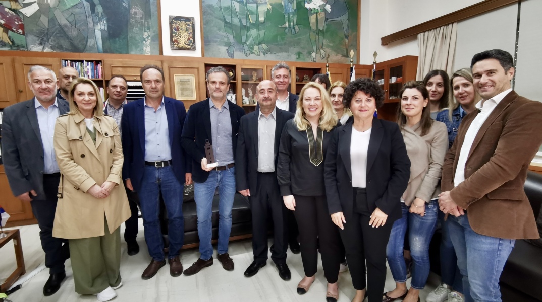 Στο πλευρό των πλημμυροπαθών της Θεσσαλίας η Gilead Sciences