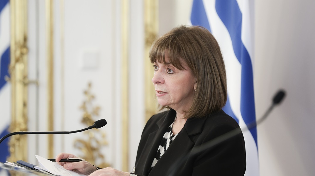 Σακελλαροπούλου σε ομογενείς στην Ουρουγουάη: Διατηρείτε άσβεστη τη φλόγα του ελληνισμού