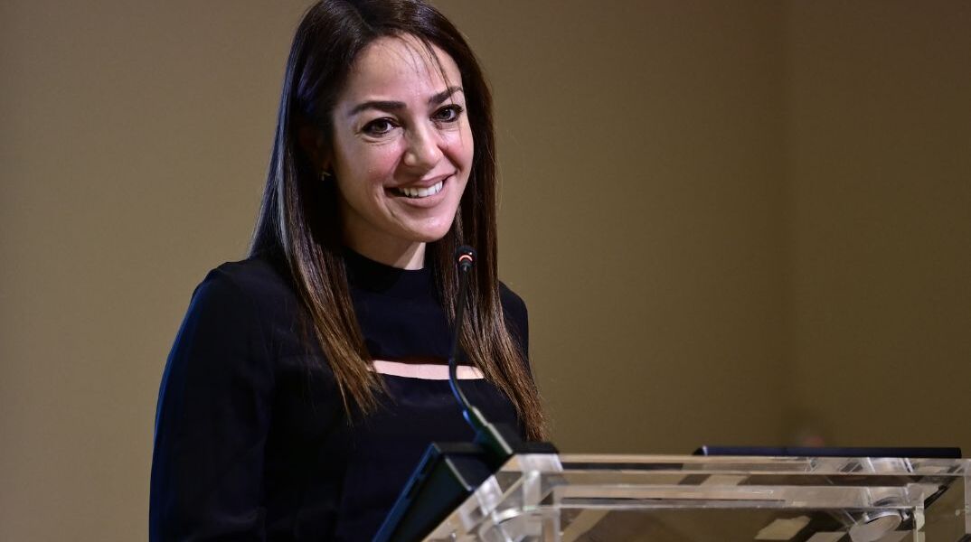 Δόμνα Μιχαηλίδου: Πρωταθλήτρια η Ελλάδα στις παροχές μητρότητας,