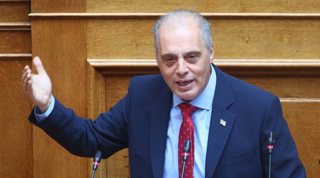 Βελόπουλος: Μειράκια του βίου της πολιτικής, να συμπεριφέρονται με βία ως προβατόσχημοι λύκοι