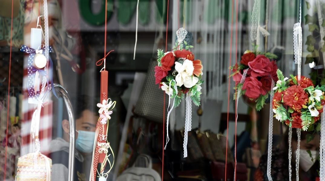 Σε ισχύ από σήμερα τίθεται το εορταστικό ωράριο λόγω για το Πάσχα