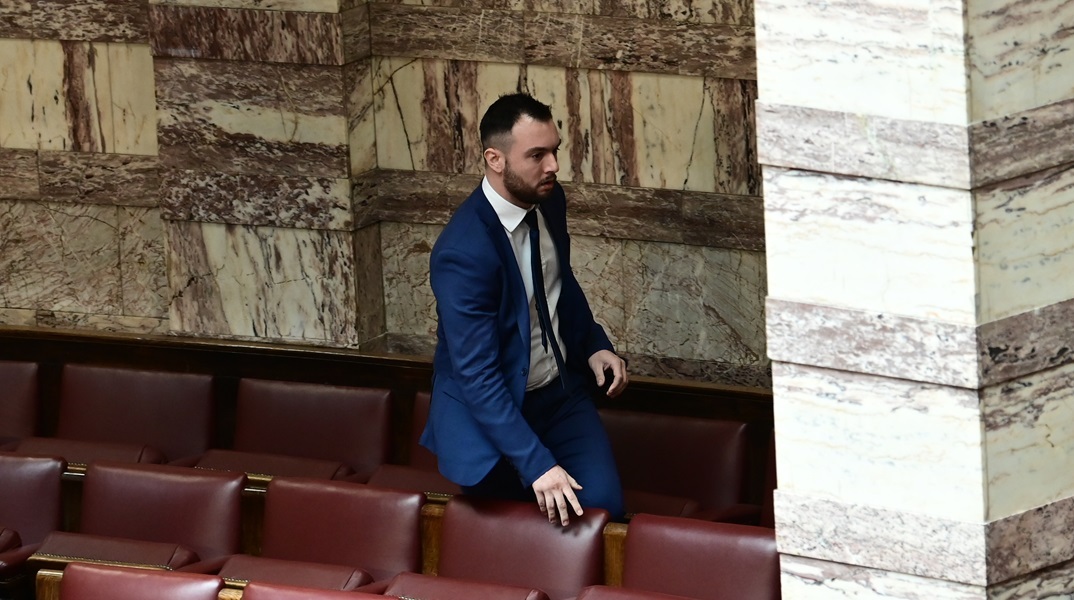 Ο Κωνσταντίνος Φλώρος μετά την επίθεση στη Βουλή 