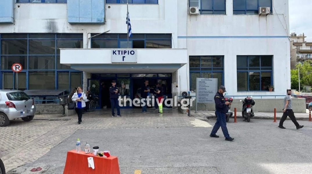 Θεσσαλονίκη: ΙΧ έπεσε στην τζαμαρία εισόδου του Ιπποκρατείου νοσοκομείου