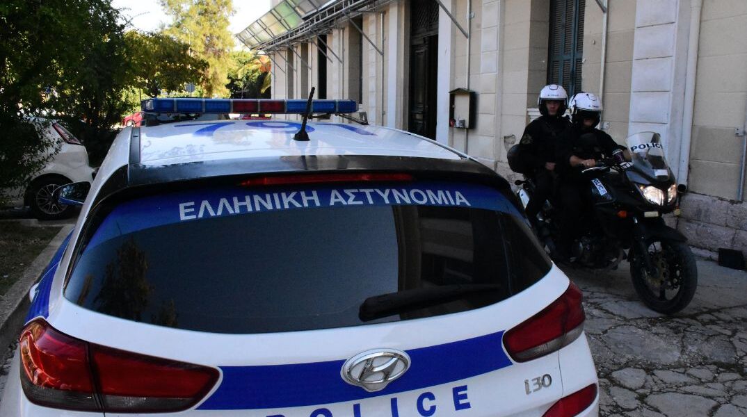 Εξαρθρώθηκε συμμορία νεαρών που διακινούσε ναρκωτικά σε Ψυχικό, Παπάγου και Χαλάνδρι	