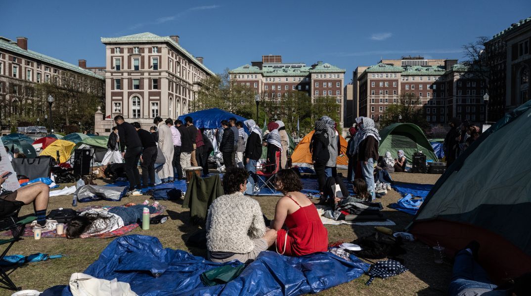 Φοιτητές του Κολούμπια συμμετέχουν σε κινητοποίηση υπέρ των Παλαιστινίων