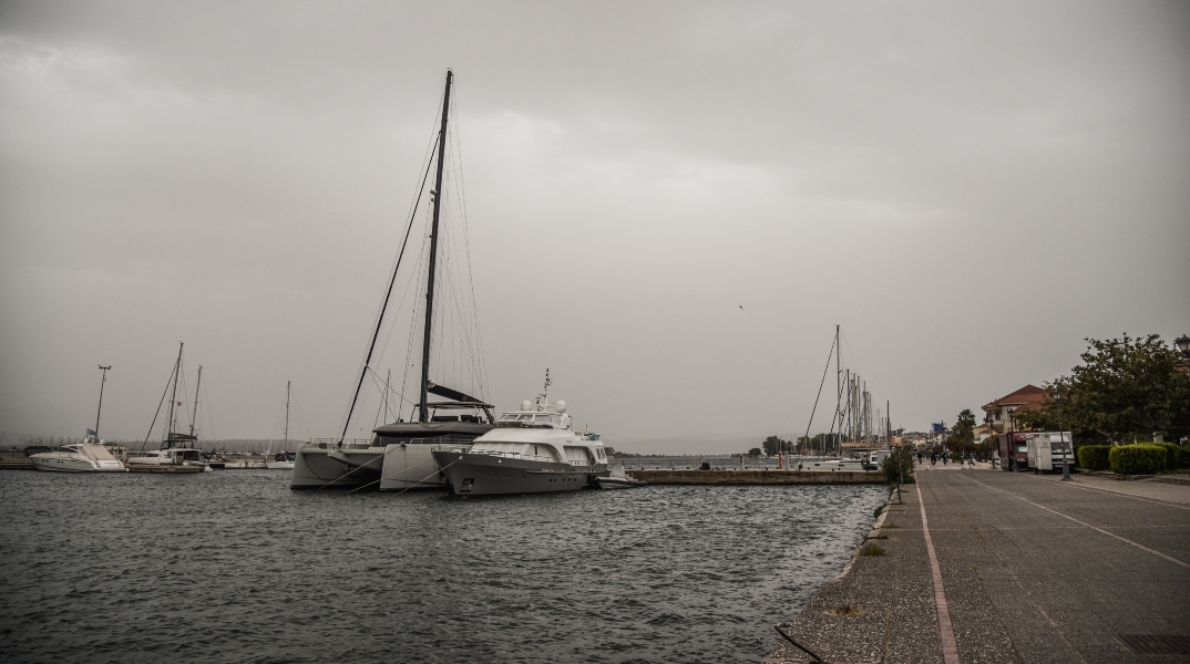 Προβλήτα με βάρκες