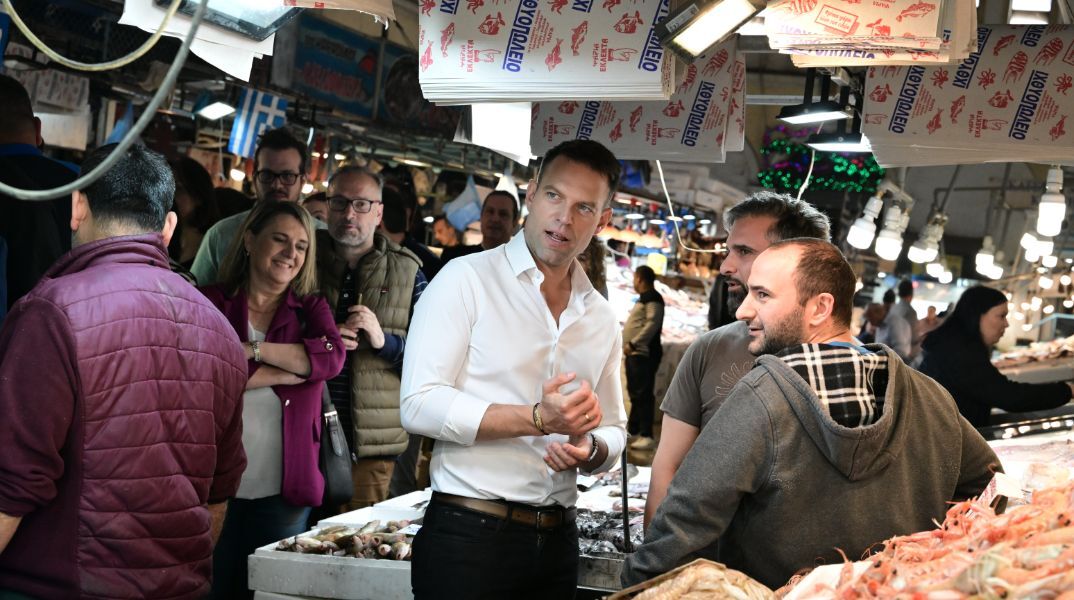 Ο πρόεδρος του ΣΥΡΙΖΑ , Στέφανος Κασσελάκης στη Βαρβάκειο Αγορά 