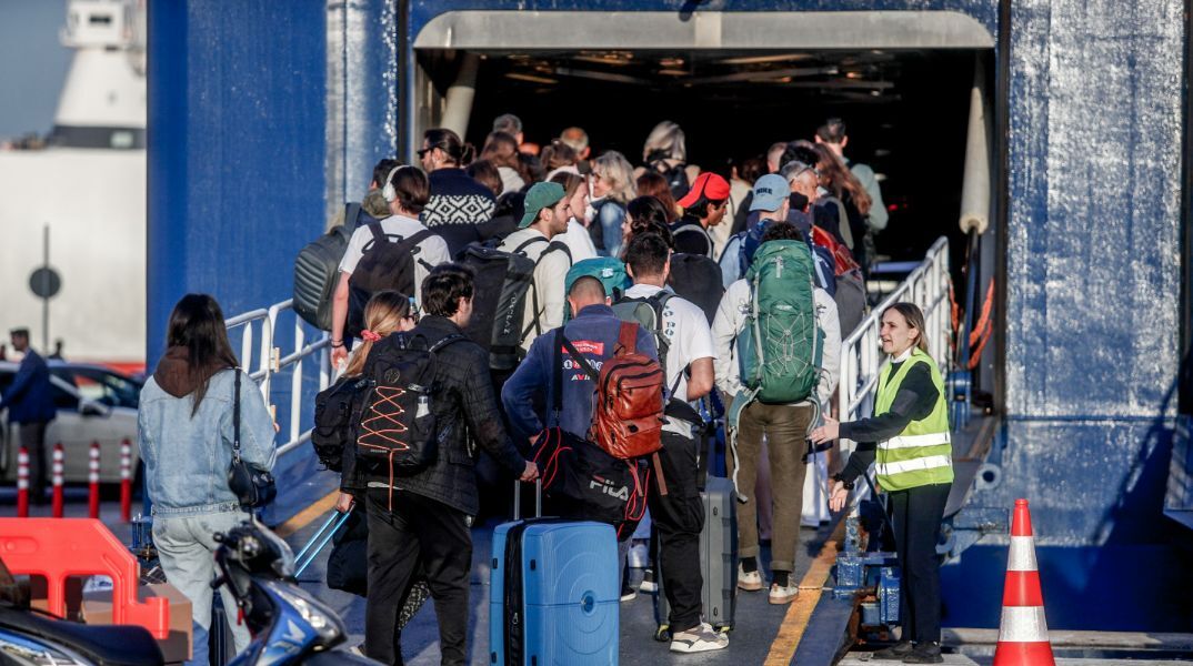 Με 100% πληρότητα αναχωρούν τα πλοία