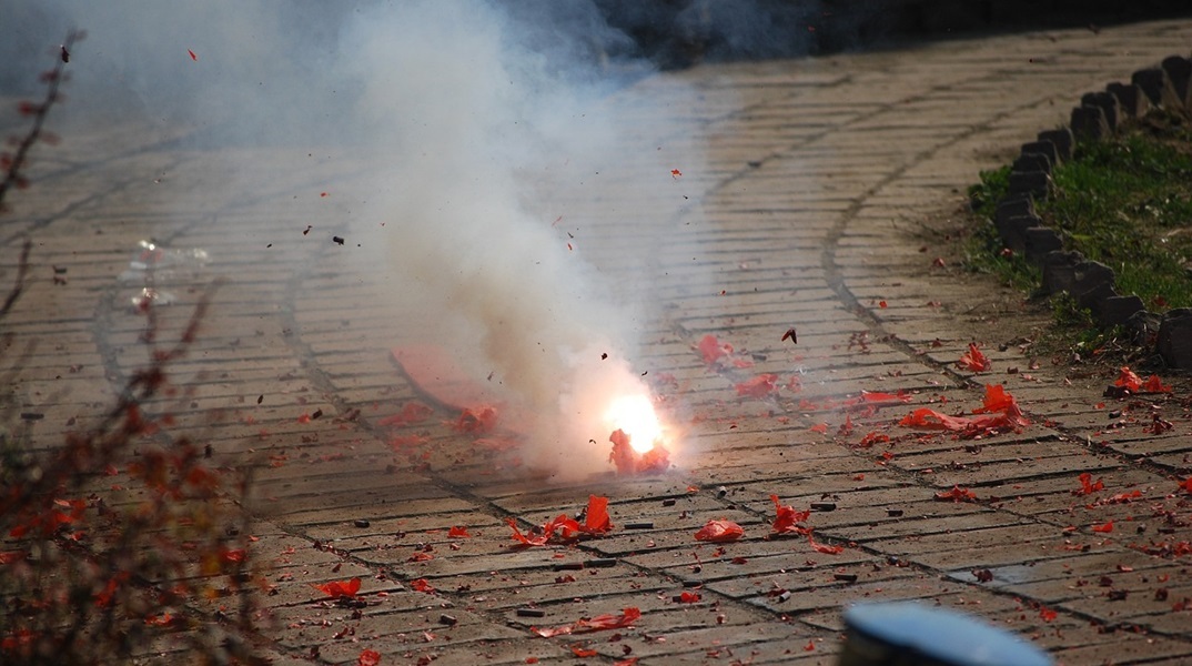 Κρήτη: Έσκασε κροτίδα στο χέρι 14χρονου το βράδυ της Ανάστασης 