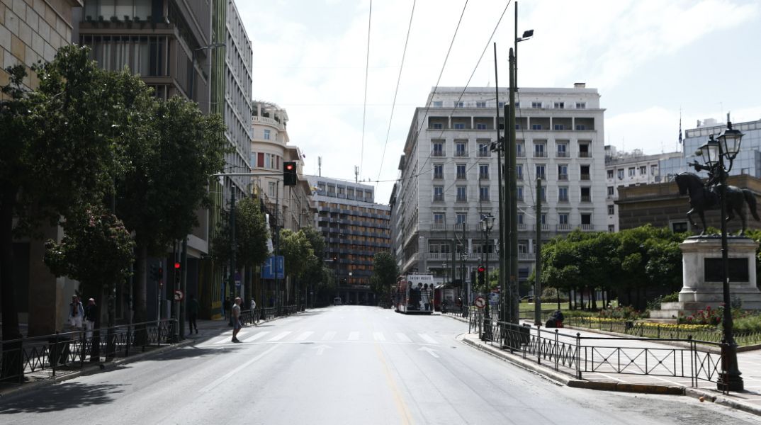 Έρημη πόλη η Αθήνα την Κυριακή του Πάσχα