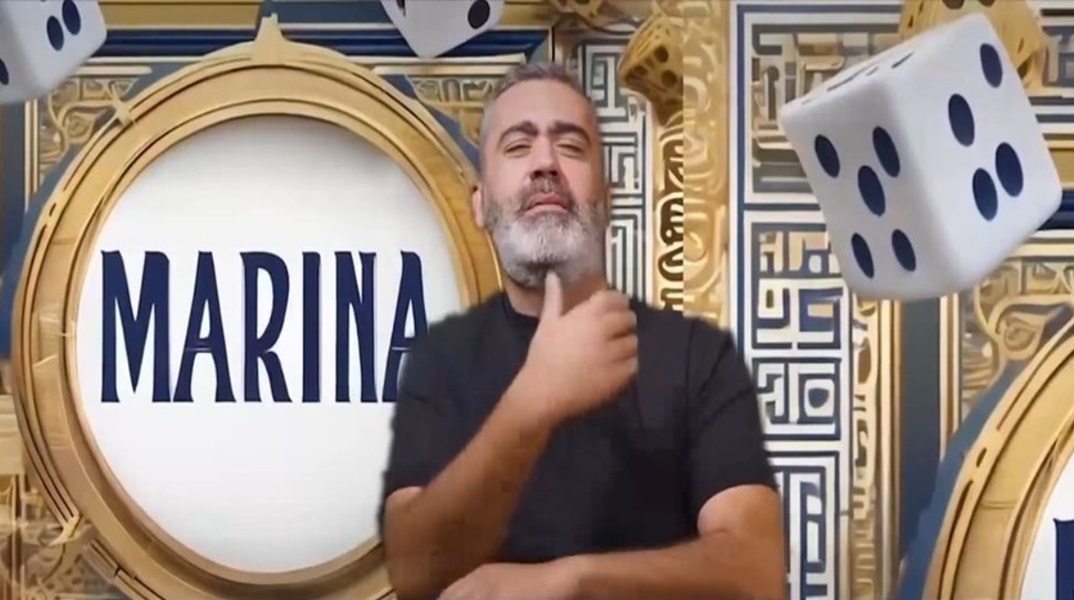 Ο διερμηνέας Σπύρος Κουζέλης μετέφρασε στη νοηματική το «Ζάρι» της Μαρίνας Σάττι