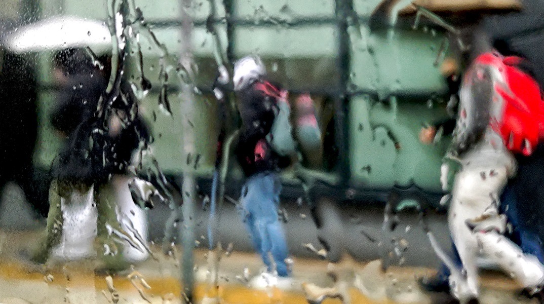 Βροχές και καταιγίδες μέχρι το μεσημέρι του Σαββάτου - Ποιες περιοχές θα επηρεαστούν 