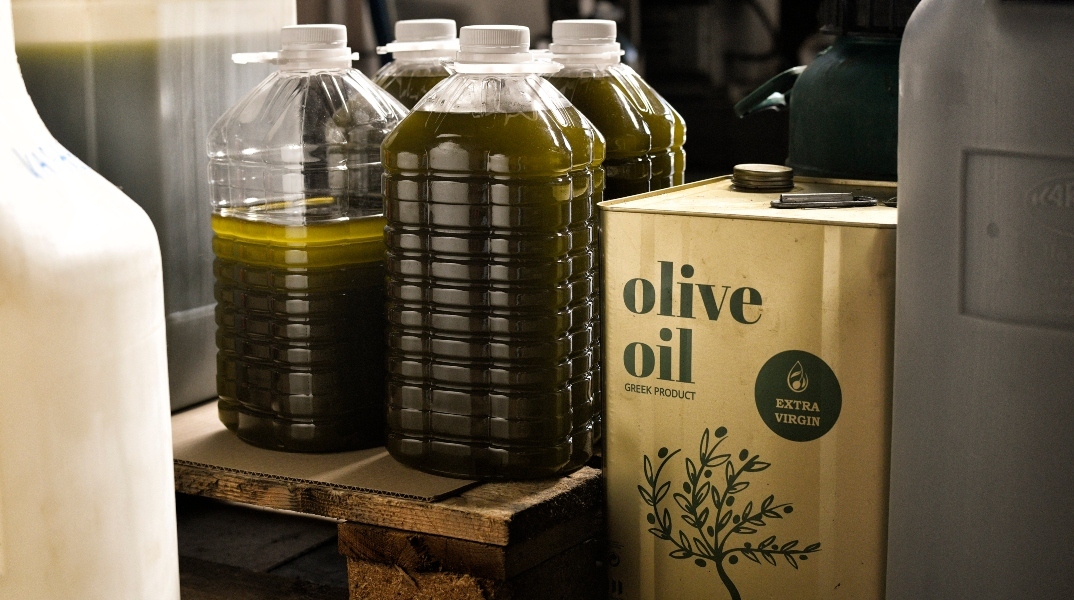 λαδι, μπουκαλια, τενεκεδες