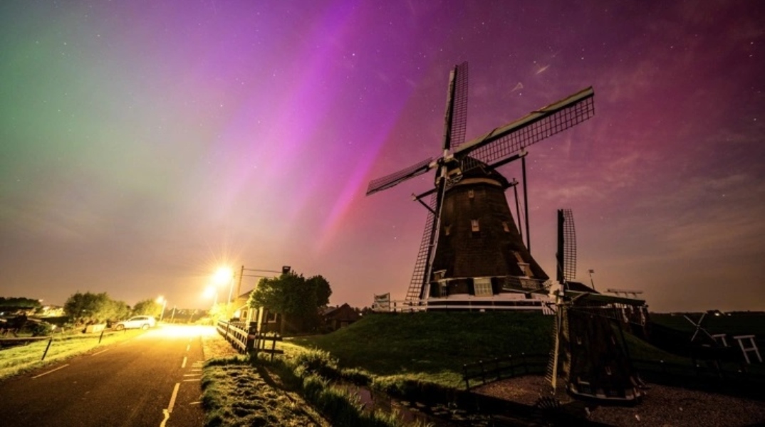 ανεμομυλος, δρομος, αυτοκινητα, μωβ ουρανος