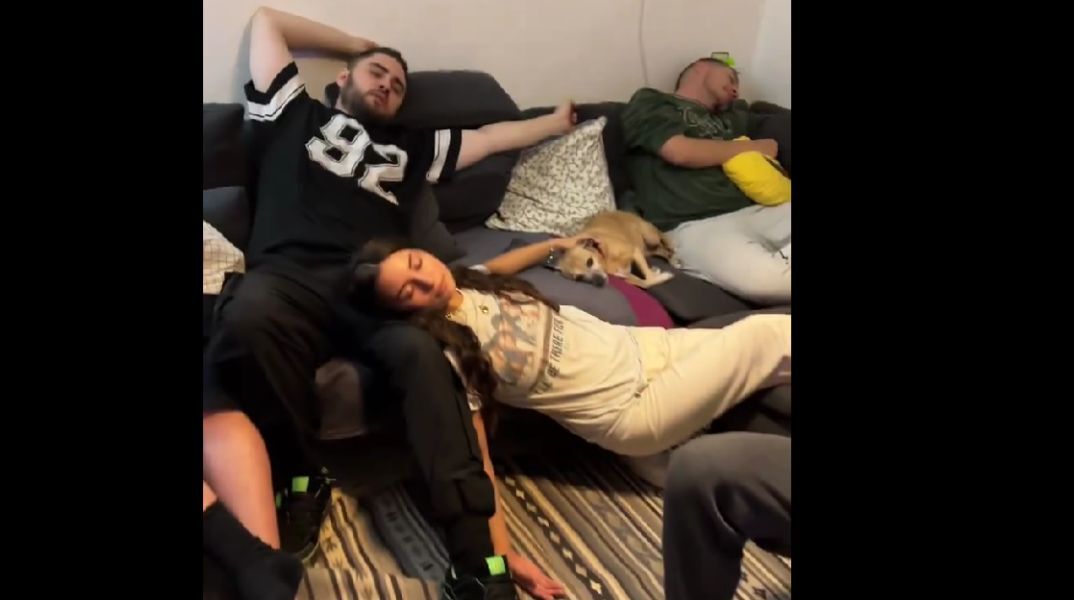 Ισραηλινοί τηλεθεατές έκαναν πως χασμουριούνται την ώρα που η Μαρίνα Σάττι ερμήνευε το «Zari»