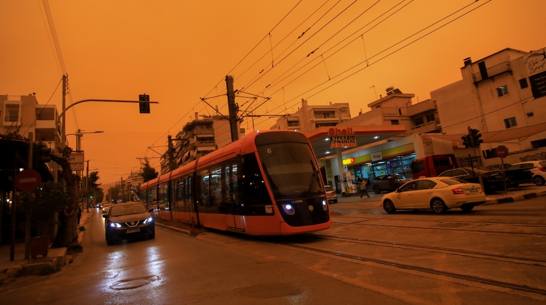 τραμ, αυτοκινητα, δρομος, κτηρια