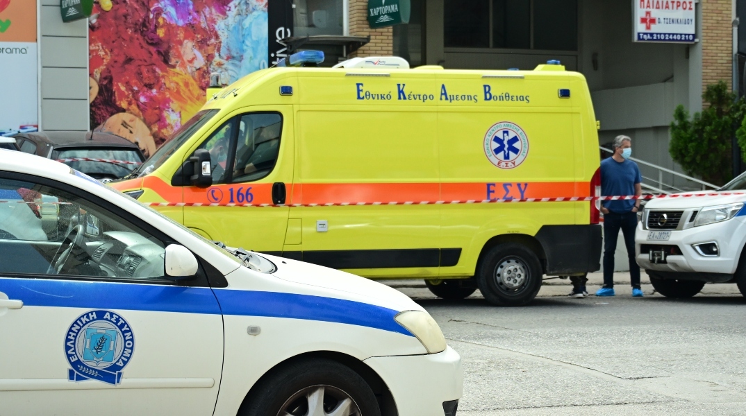 περιπολικο, ανδρας, ασθενοφορο, κτηρια