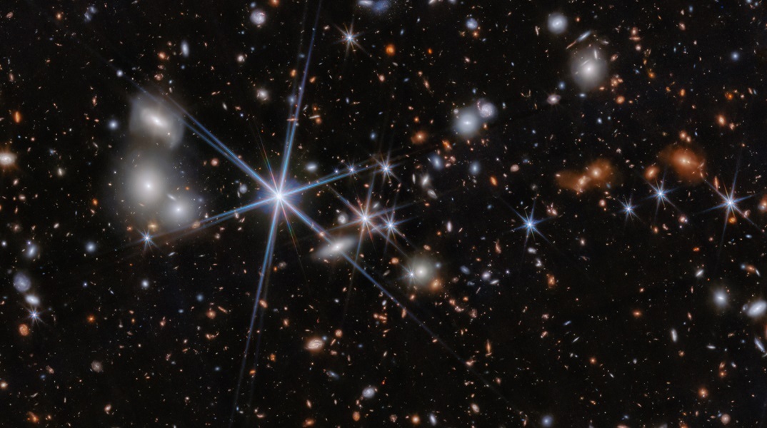 Την πιο μακρινή συγχώνευση μαύρων τρυπών ανίχνευσε το James Webb